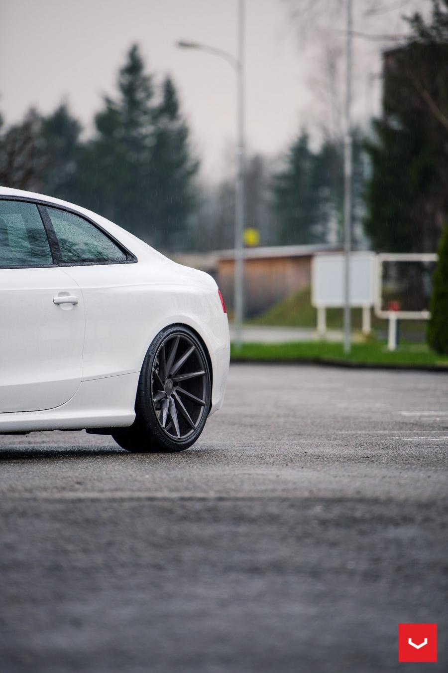 Детали экстерьера Audi RS5 Coupe on Vossen Wheels (CVT) 2017 года  (фото 2 из 26)